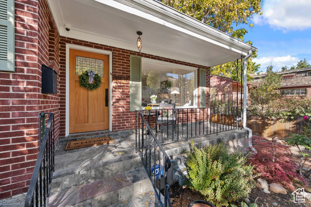 Photo 2 for MLS #2117980 at 1974 S Laurelhurst Dr