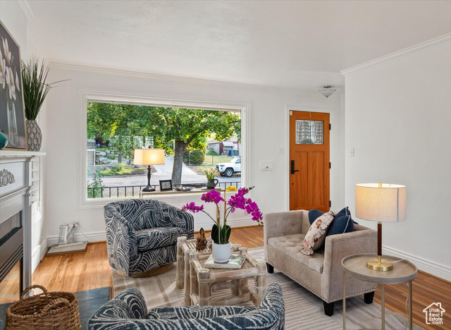 Photo 6 for MLS #2117980 at 1974 S Laurelhurst Dr