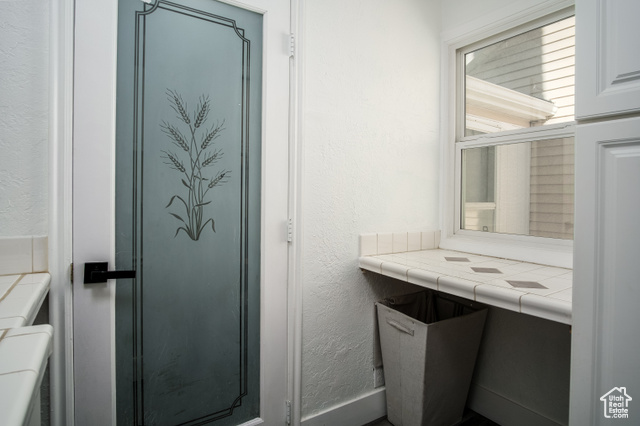 Photo 13 for MLS #2118019 at 557 S Angel St