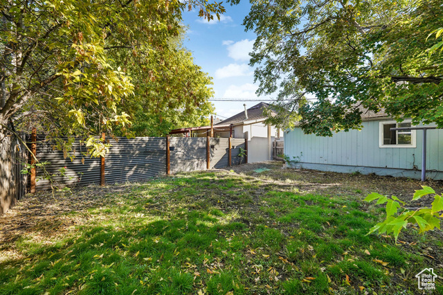 Photo 8 for MLS #2118025 at 753 E Browning Ave