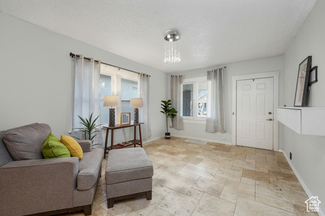 Photo 10 for MLS #2118025 at 753 E Browning Ave