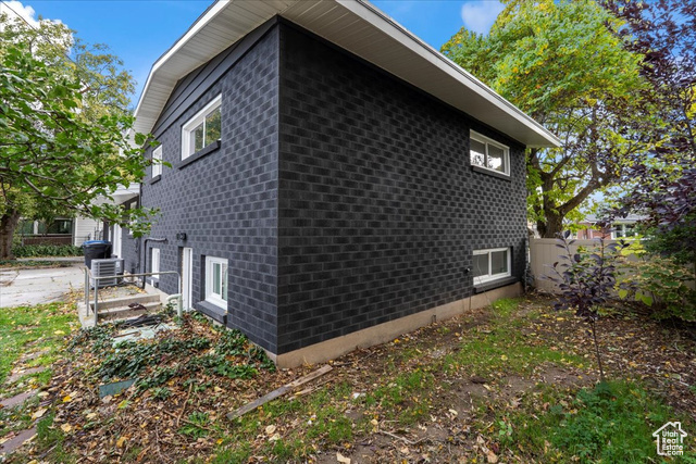Photo 35 for MLS #2118036 at 1269 E Woodstock Ave