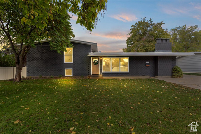Photo 2 for MLS #2118036 at 1269 E Woodstock Ave