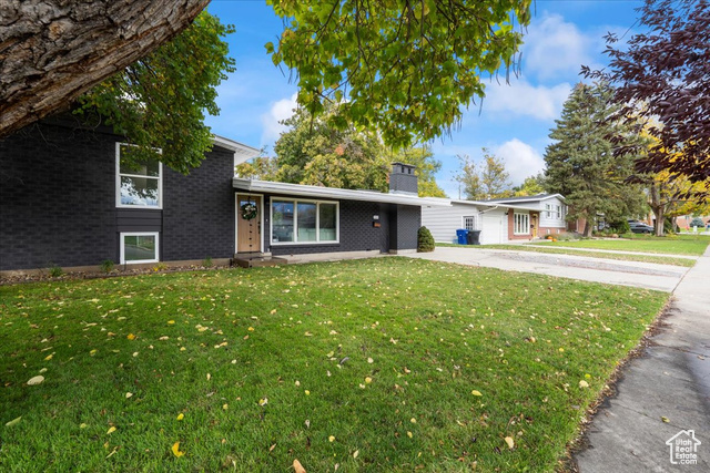 Photo 3 for MLS #2118036 at 1269 E Woodstock Ave