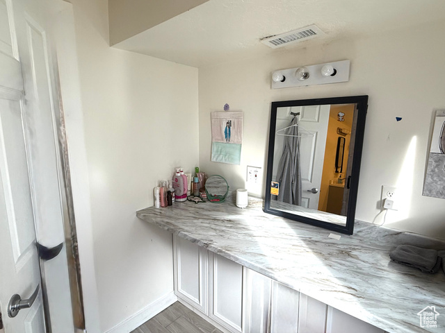 Photo 17 for MLS #2118046 at 2830 S Ensign Park Dr
