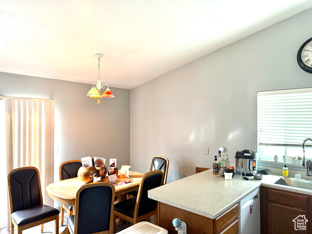 Photo 10 for MLS #2118046 at 2830 S Ensign Park Dr