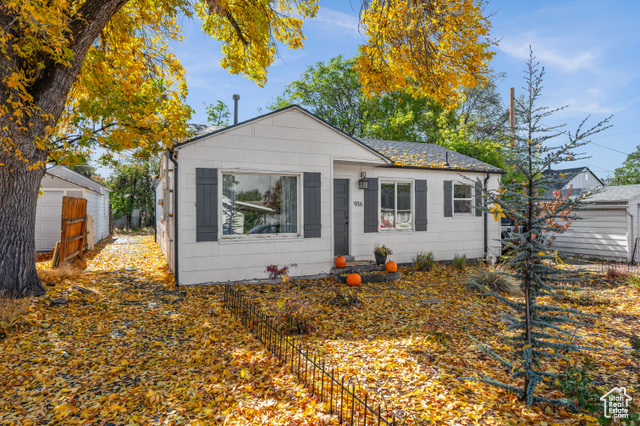 Photo 21 for MLS #2118067 at 916 E Forest View Ave