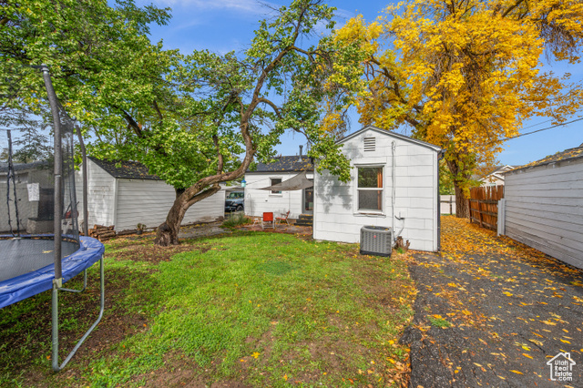 Photo 19 for MLS #2118067 at 916 E Forest View Ave