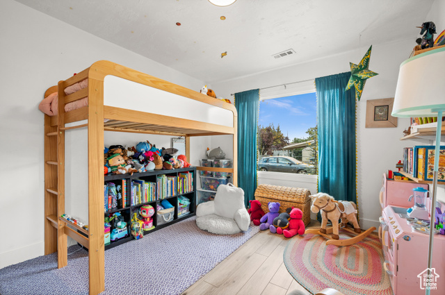 Photo 13 for MLS #2118067 at 916 E Forest View Ave