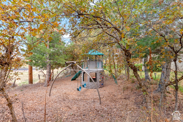 Photo 45 for MLS #2118076 at 195 S Oak Dr