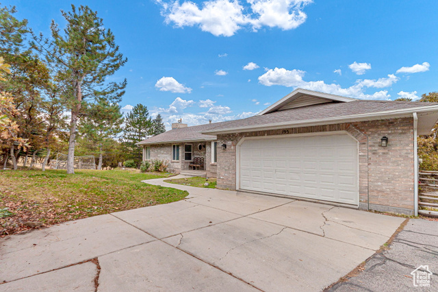 Photo 8 for MLS #2118076 at 195 S Oak Dr