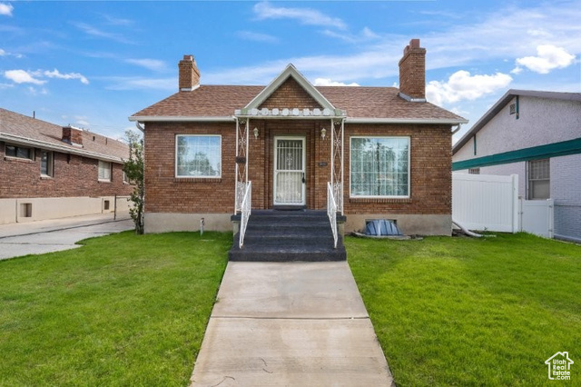 View photos for 1452 E Hollywood Ave MLS #2118096 - 1452 E Hollywood Ave