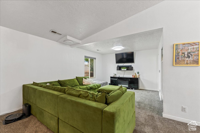 Photo 9 for MLS #2118098 at 1660 Evergreen Dr