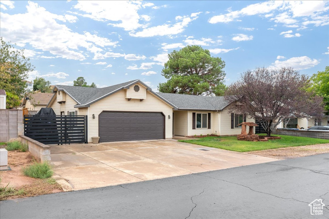 Photo 2 for MLS #2118098 at 1660 Evergreen Dr
