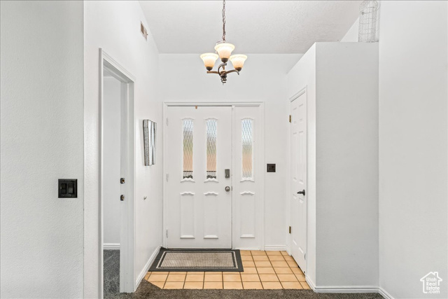 Photo 5 for MLS #2118098 at 1660 Evergreen Dr