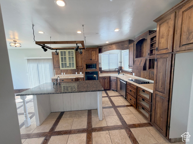 Photo 10 for MLS #2118107 at 162 E Sandpiper Ln