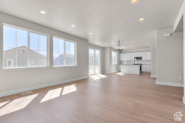 Photo 7 for MLS #2118110 at 6806 N Desert Crk