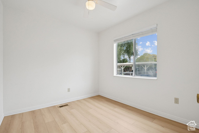Photo 14 for MLS #2118126 at 1537 W Glenrose Dr