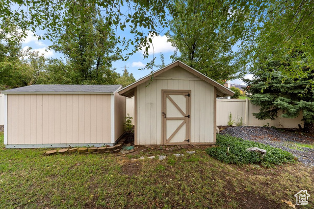 Photo 38 for MLS #2118158 at 1975 E 1425 North