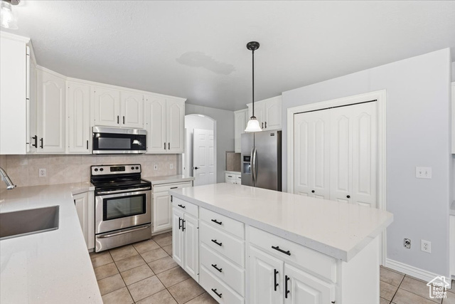 Photo 12 for MLS #2118158 at 1975 E 1425 North