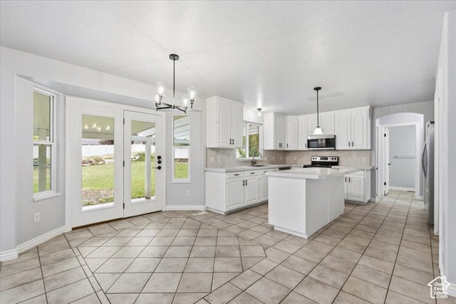 Photo 11 for MLS #2118158 at 1975 E 1425 North