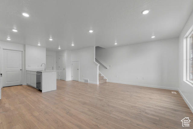 Photo 5 for MLS #2118185 at 1776 E Albion Dr #1138