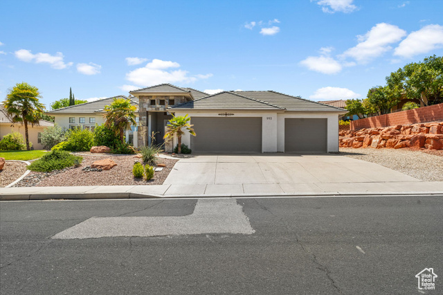 Photo 3 for MLS #2118199 at 993 N Las Entradas Dr