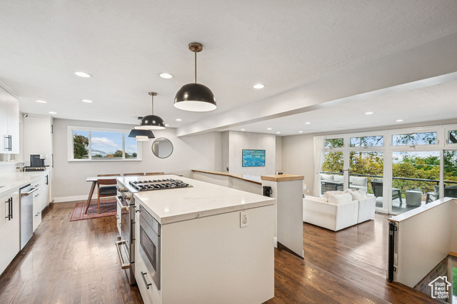 Photo 2 for MLS #2118204 at 1876 S 2600 East