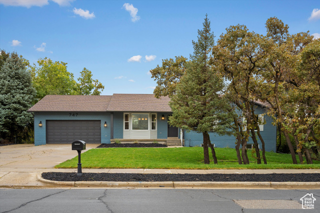 Photo 10 for MLS #2118222 at 747 Woodridge Dr