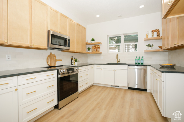 Photo 6 for MLS #2118237 at 233 30th St
