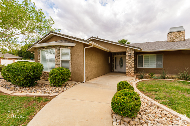 Photo 2 for MLS #2118272 at 2897 S Palm Cir