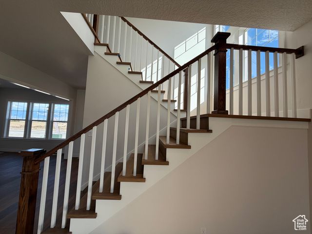 Photo 10 for MLS #2118276 at 823 S Ensign Dr