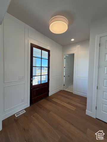 Photo 9 for MLS #2118276 at 823 S Ensign Dr