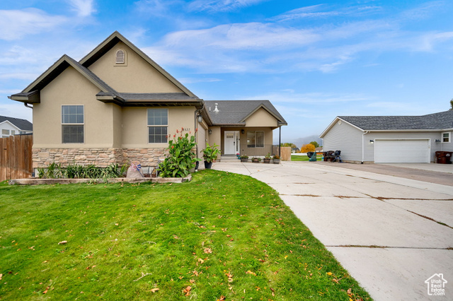 Photo 2 for MLS #2118280 at 3523 N Flower St