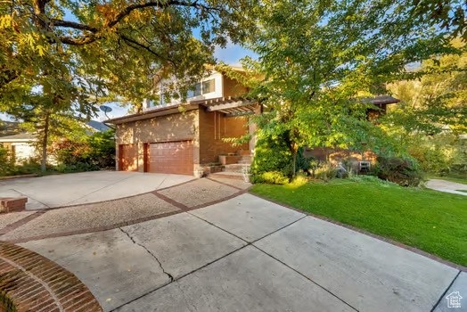 Photo 3 for MLS #2118296 at 4612 N Bristol Cir