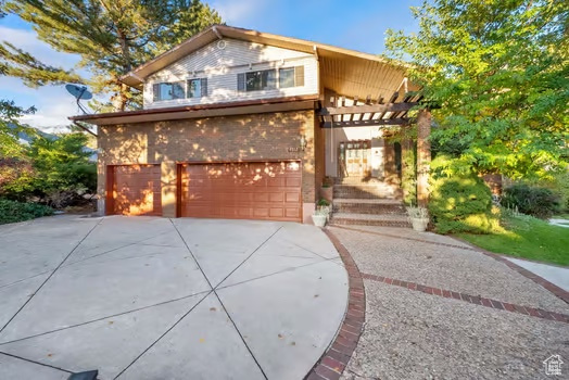Photo 2 for MLS #2118296 at 4612 N Bristol Cir