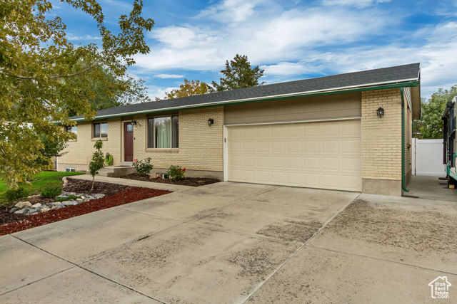 Photo 3 for MLS #2118308 at 3503 W Paiute Dr