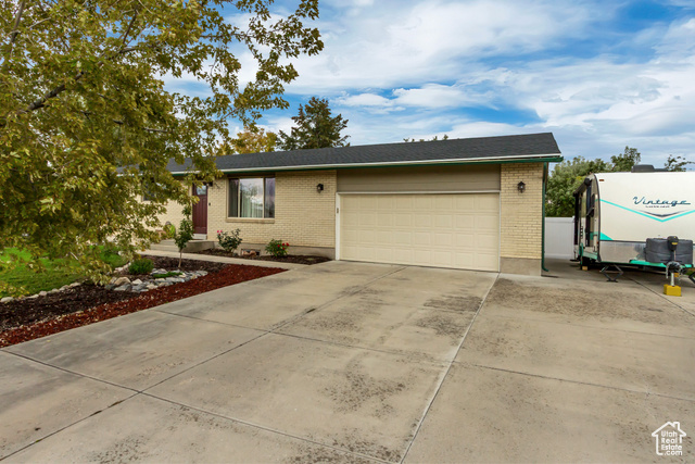 Photo 2 for MLS #2118308 at 3503 W Paiute Dr