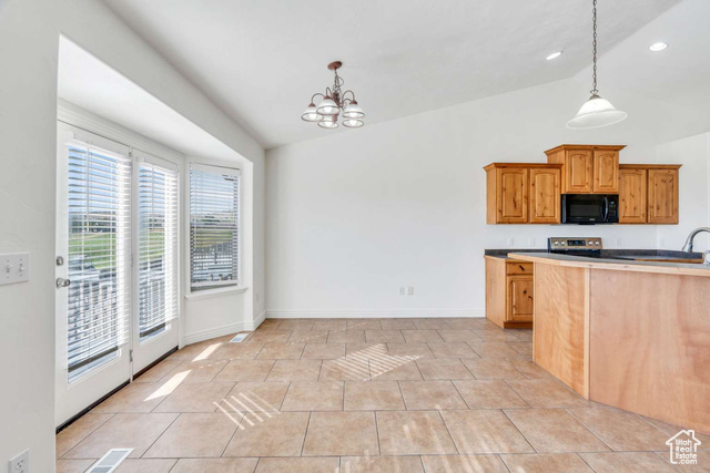 Photo 9 for MLS #2118313 at 3462 E Heyward Ct