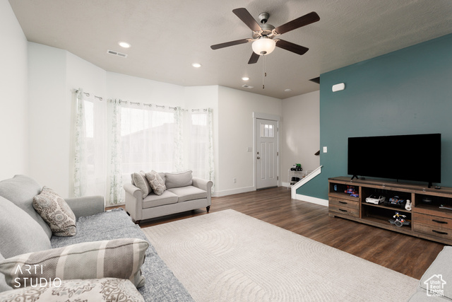 Photo 2 for MLS #2118318 at 1702 E Stone Way