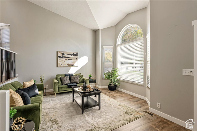 Photo 8 for MLS #2118358 at 989 E Dry Gulch Rd