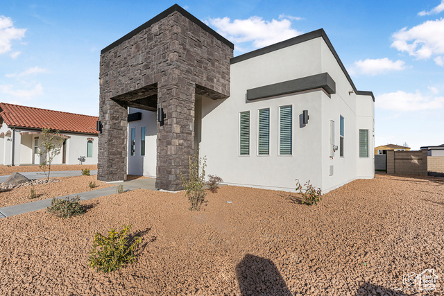 Photo 3 for MLS #2118361 at 486 W Green Mountain Dr