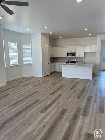 Photo 5 for MLS #2118361 at 486 W Green Mountain Dr
