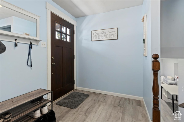Photo 3 for MLS #2118395 at 698 N Brook Ave