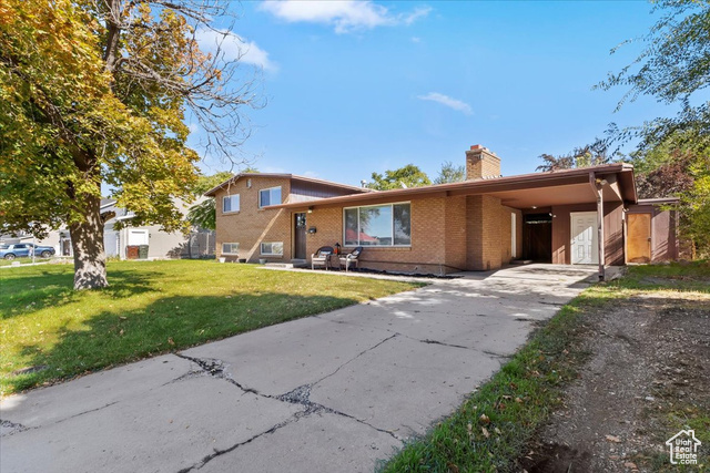 Photo 2 for MLS #2118395 at 698 N Brook Ave