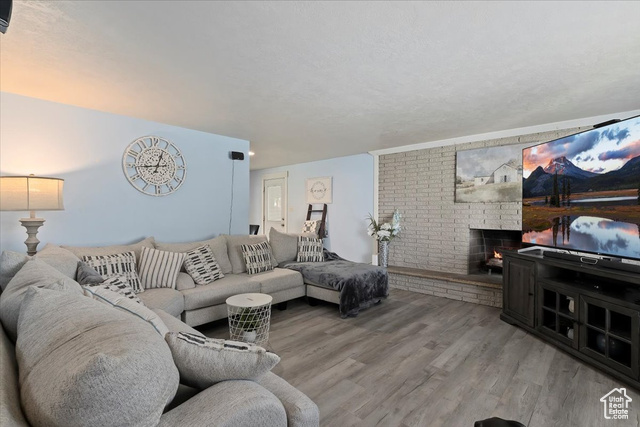 Photo 6 for MLS #2118395 at 698 N Brook Ave