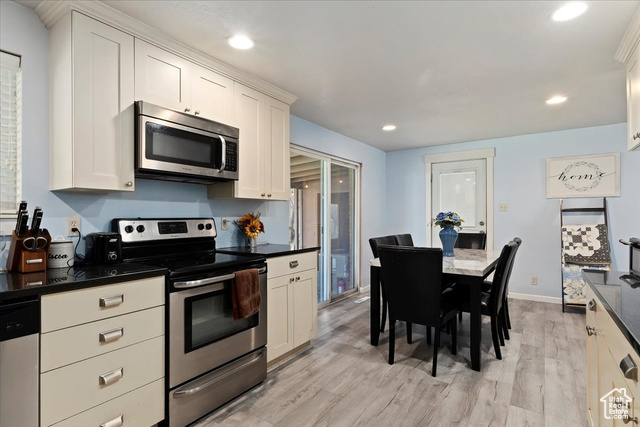 Photo 8 for MLS #2118395 at 698 N Brook Ave