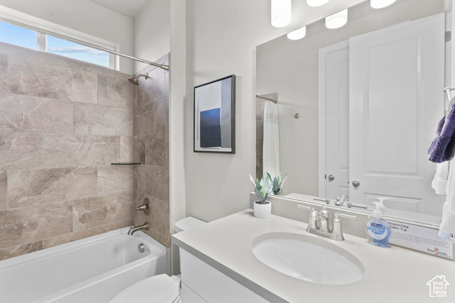 Photo 13 for MLS #2118405 at 2343 E Escondido Dr