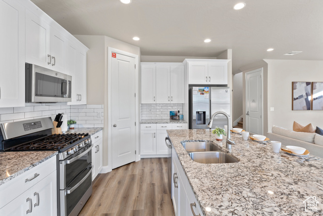 Photo 8 for MLS #2118405 at 2343 E Escondido Dr