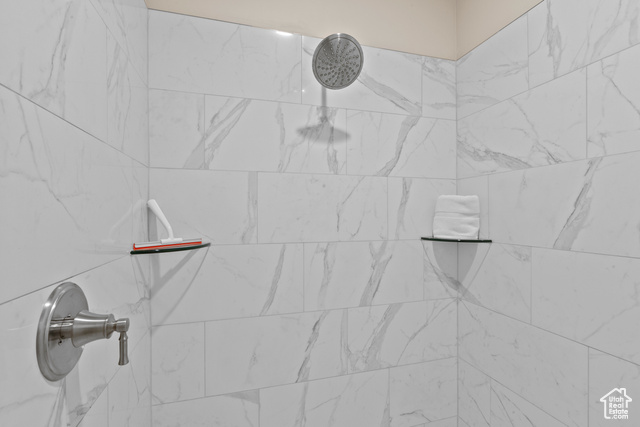 Photo 15 for MLS #2118405 at 2343 E Escondido Dr